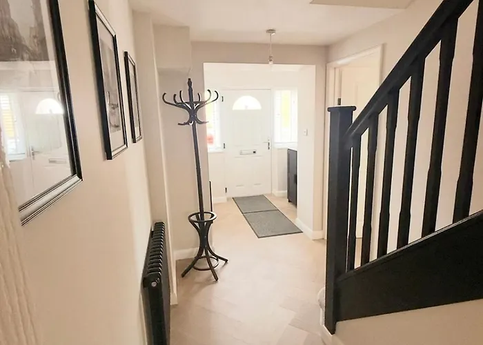 Bright & Spacious Ferienhaus