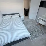 Будинок відпочинку Bright & Spacious Бристоль