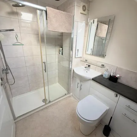 Modern & Spacious - Parking X3 Holiday home *