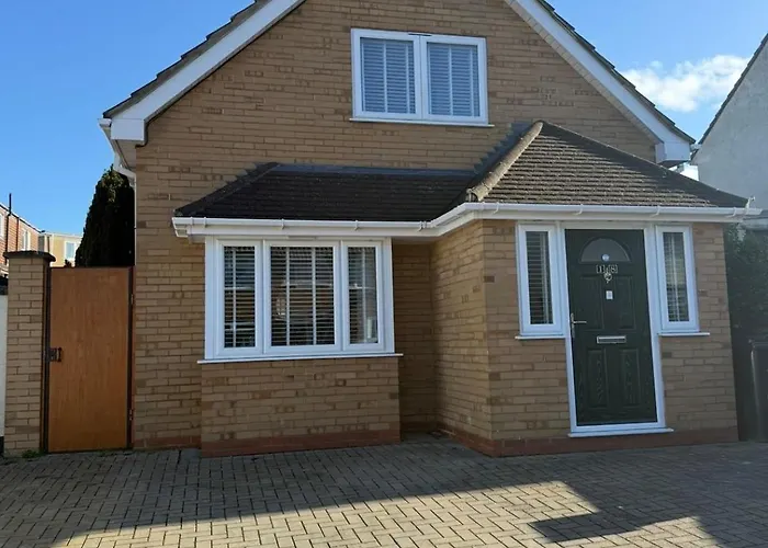 Bright & Spacious Feriehus *