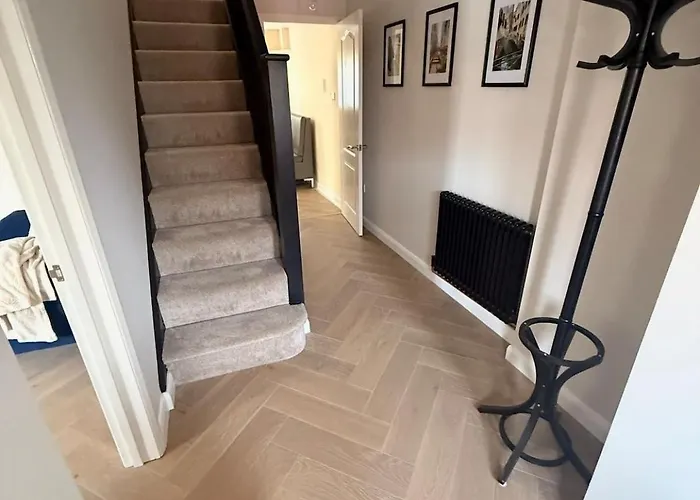 Bright & Spacious Feriehus *